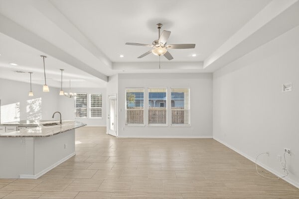 Building Photo - 13825 Suntan Ave