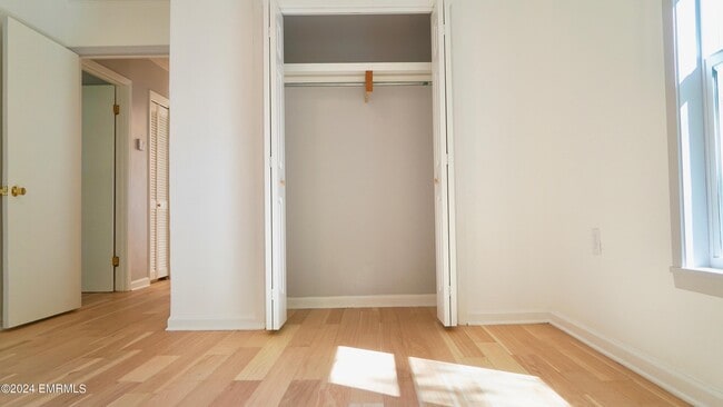 Building Photo - 3702 Rollins Dr