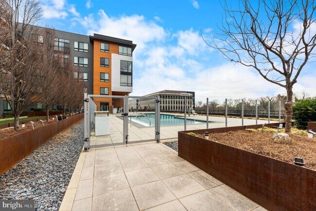 Building Photo - 145 Riverhaven Dr