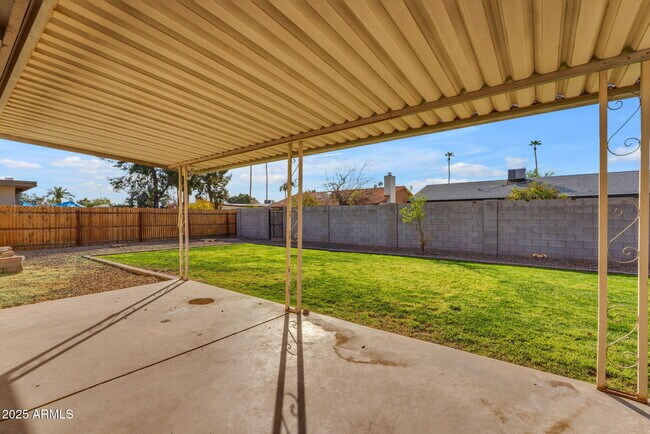 Building Photo - 2447 E La Jolla Dr