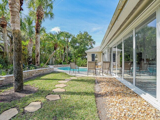Building Photo - 1425 Treasure Cove Ln