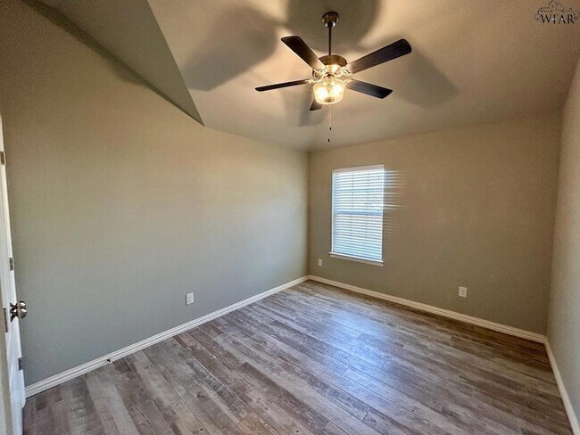 Building Photo - 5025 Olivia Ln