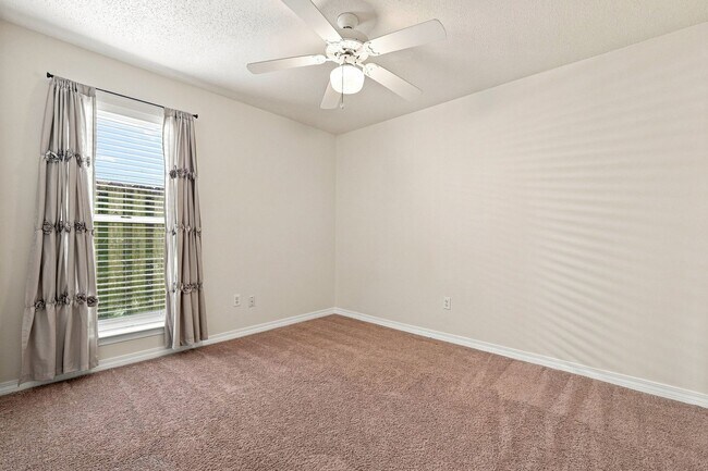 Building Photo - 148 Meadowbrook Ct