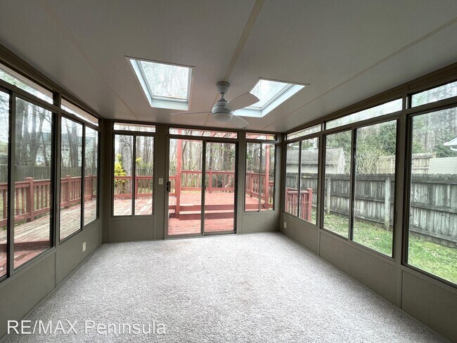 Building Photo - 3 br, 2.5 bath House - 719 Emerald Court