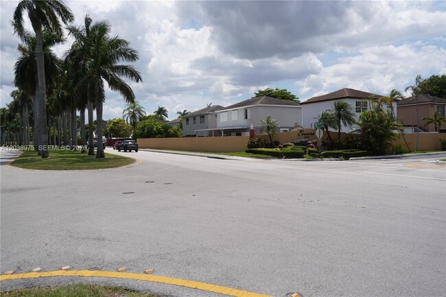 Building Photo - 9132 SW 148th Ct