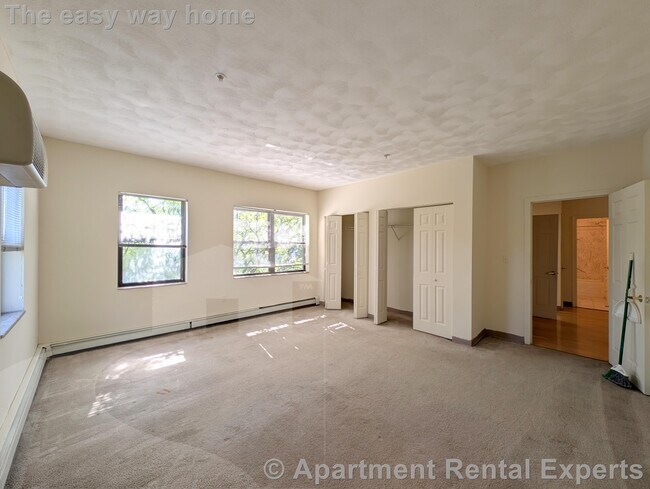 Building Photo - 373 Highland Ave