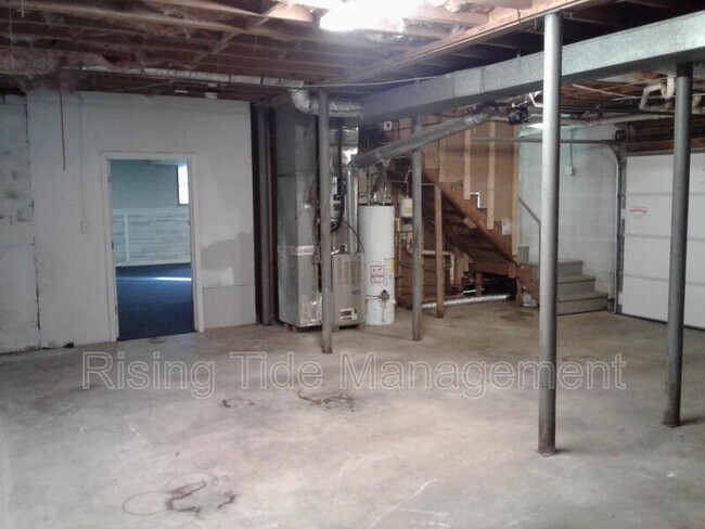 Building Photo - 1001 Christopher Dr