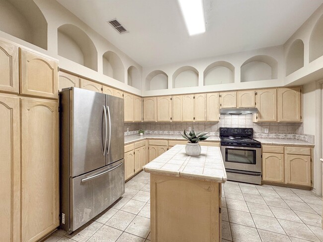 Building Photo - 3003 Edgefield Ct