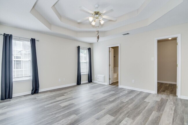 Building Photo - 2545 Carriage Creek