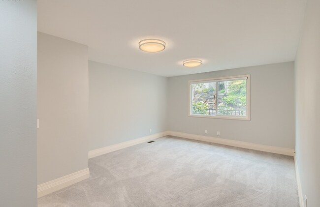 Building Photo - Remodeled Single-Level 2BR/2BA End Unit — Private Courtyard, 2-Car Garage & Mountain Park Ameniti...