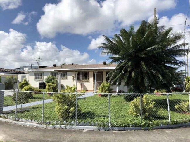 Building Photo - 8636 NW 35th Pl