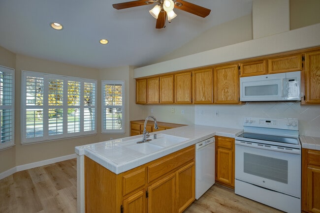 Building Photo - 15279 Medella Cir