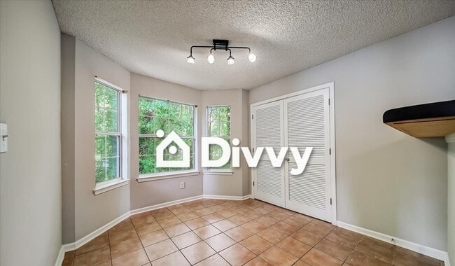 Building Photo - 498 Pecan Wood Cir