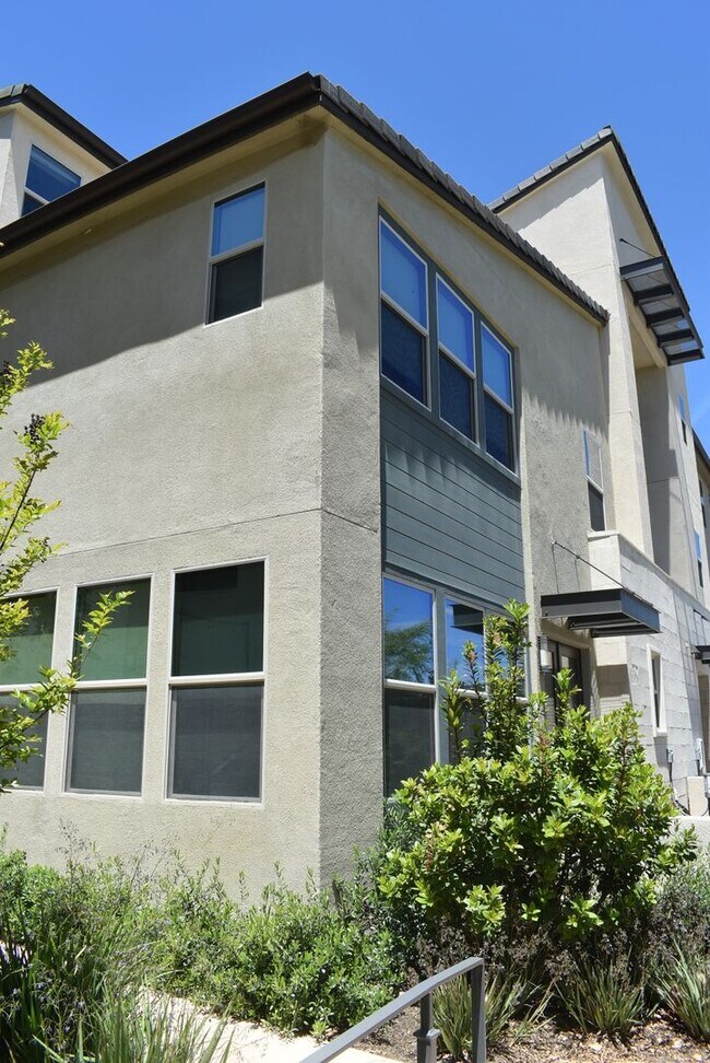 Building Photo - 16755 Coyote Bush Dr