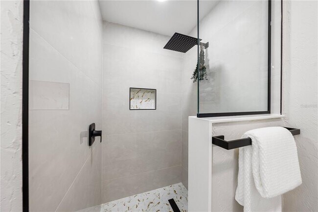 Building Photo - 137 Avenida Messina