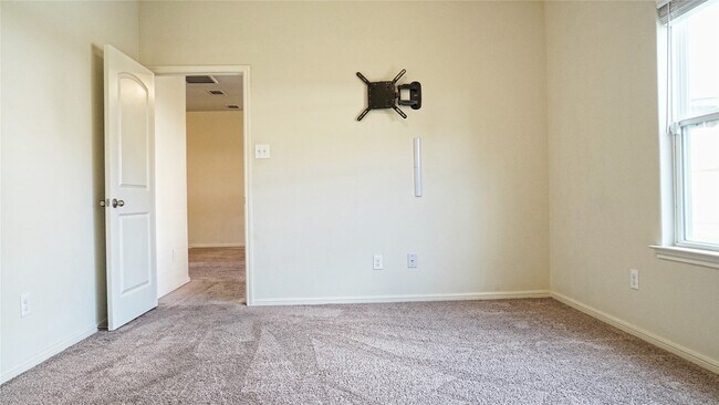 Building Photo - 10510 Pine Landing Dr