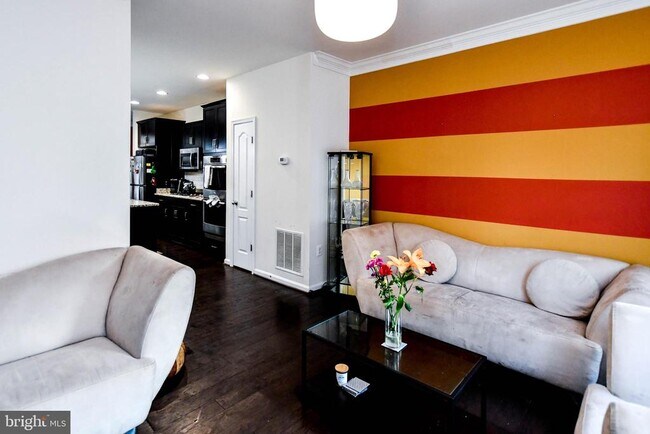 Building Photo - 608 Parkside Pl NE