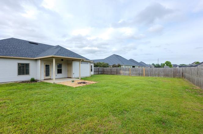 Building Photo - 4066 McKenzie Ln