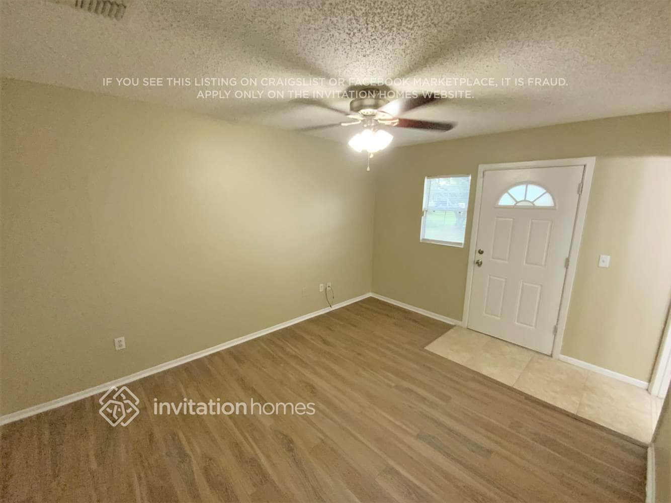 Building Photo - 806 Tappen Ct NE