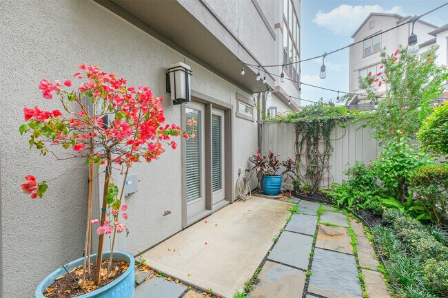 Building Photo - 809 Leavenworth Ave