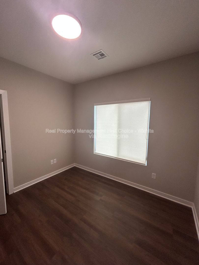 Building Photo - 1965 Cody