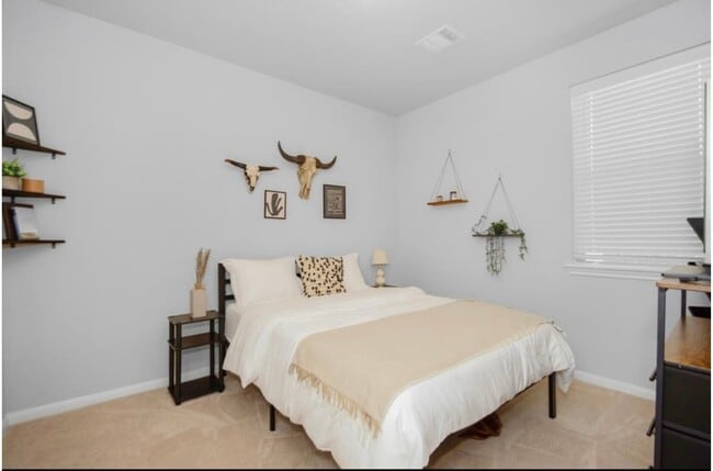 Building Photo - 10406 Mount Winchell Dr