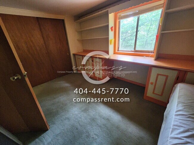 Building Photo - 2636 Whiteleigh Ct NE