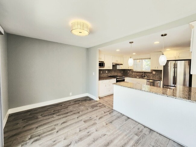 Building Photo - Spacious 4 bedroom in Foster City