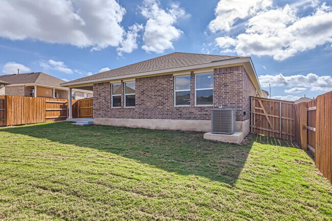Building Photo - 2429 Hackamore Dr
