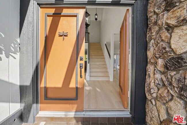 Building Photo - 243 Blanquita Way