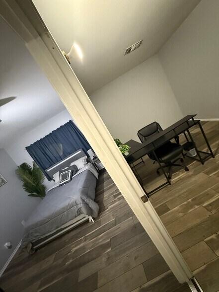 Building Photo - 1712 Creek Knoll
