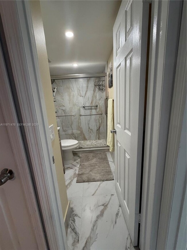 Building Photo - 5270 NE 6th Ave