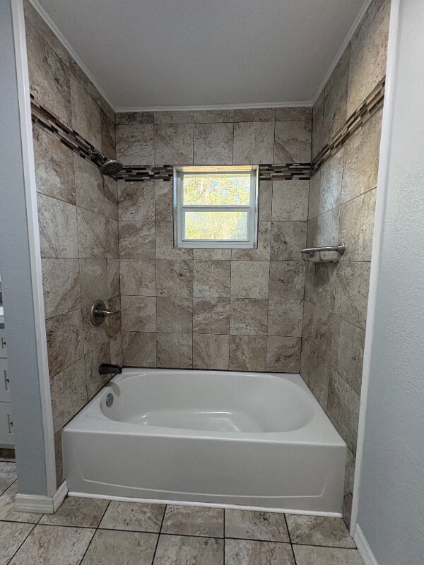 Building Photo - 680 N Court St