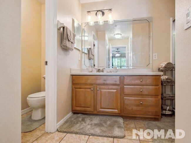 Building Photo - 3 Bedroom Townhome in Apopka