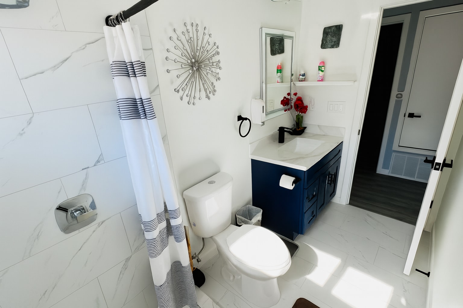 Building Photo - 663 1st Ln