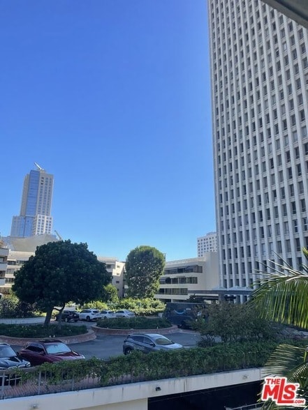 Building Photo - 880 W 1st St