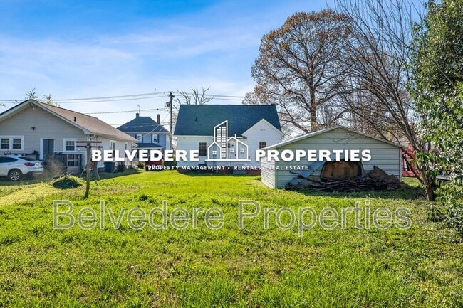 Building Photo - 810 Elwell Ave