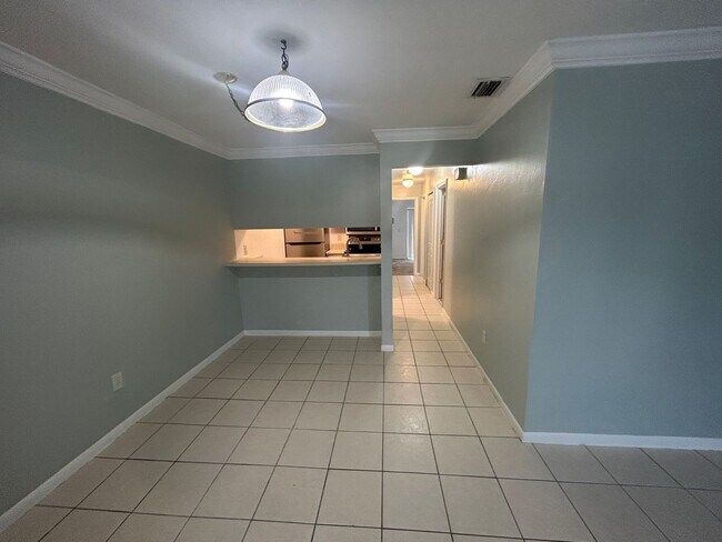 Building Photo - 1228 SE 24th Ave