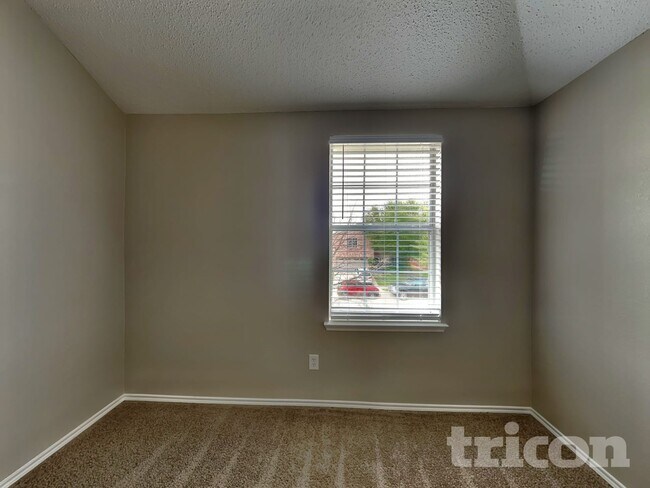 Building Photo - 3620 Mountain Ranch Rd