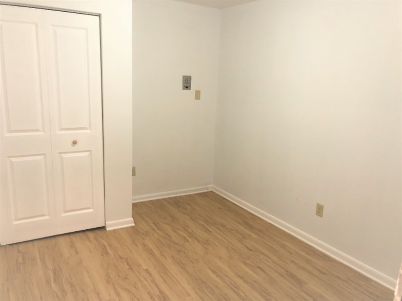 Building Photo - 6350 Forward Ave