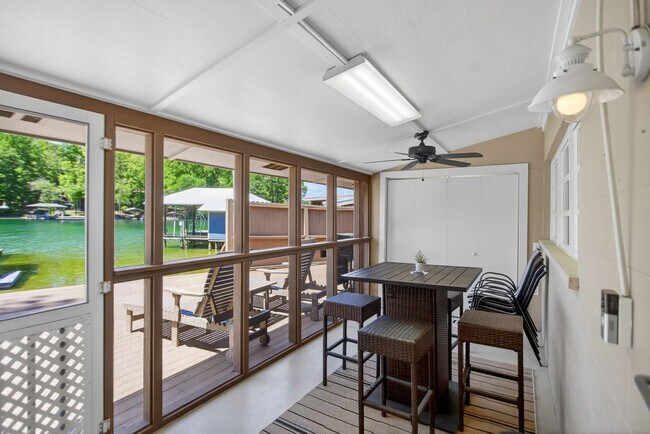 Building Photo - 51 Shore Line Ct