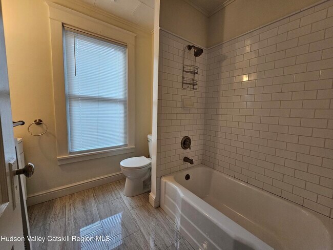 Building Photo - 161 Green St