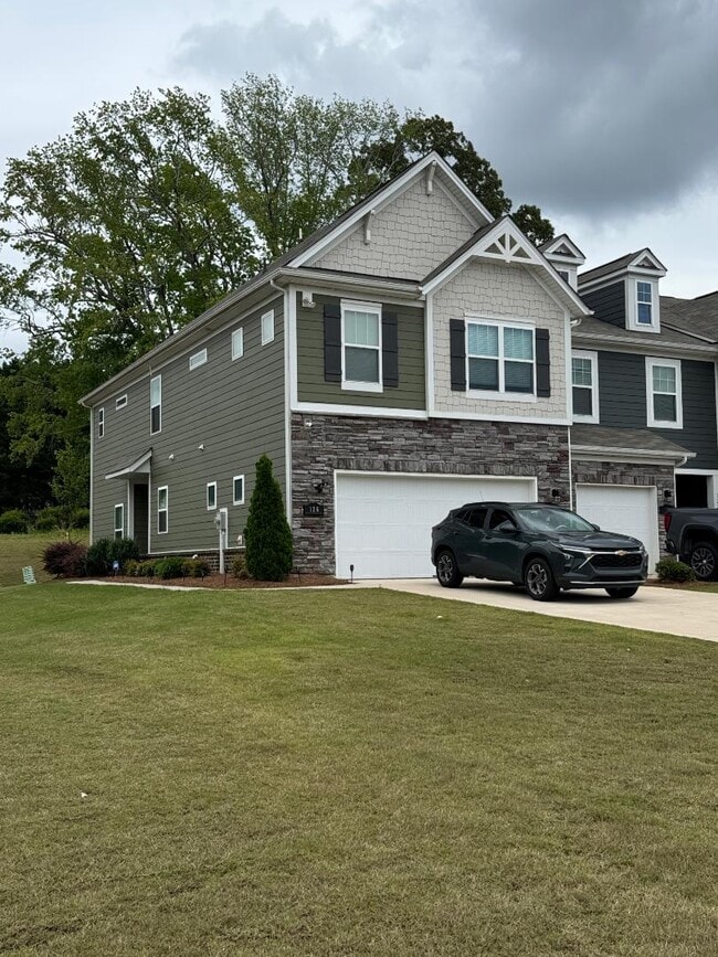 Building Photo - 126 Quinn Rd