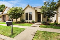 Building Photo - 405 S Montauban Dr