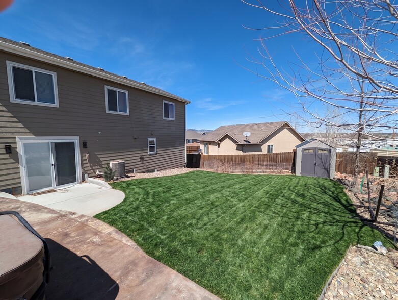 Building Photo - 246 Primrose Dr