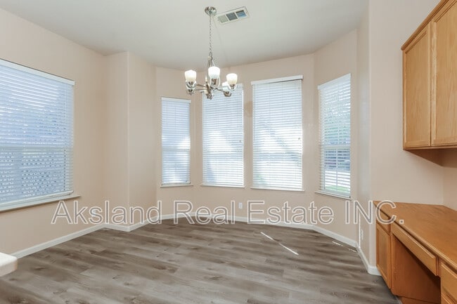 Building Photo - 624 Reed Ct