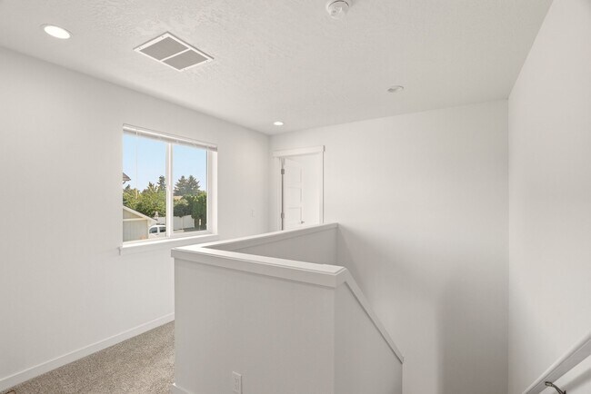 Building Photo - 1422 N Michigan Ln