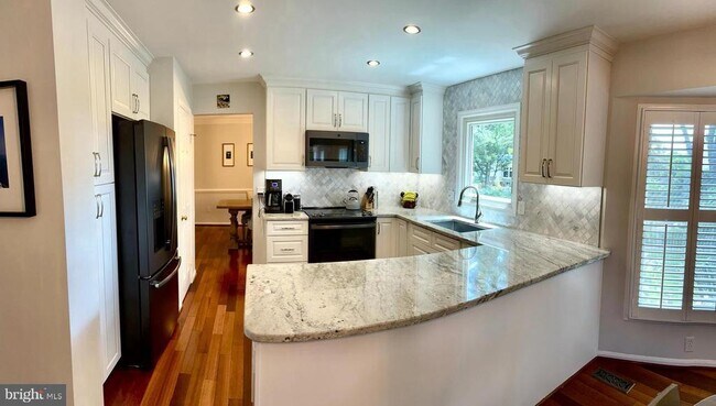 Building Photo - 20053 Great Falls Forest Dr