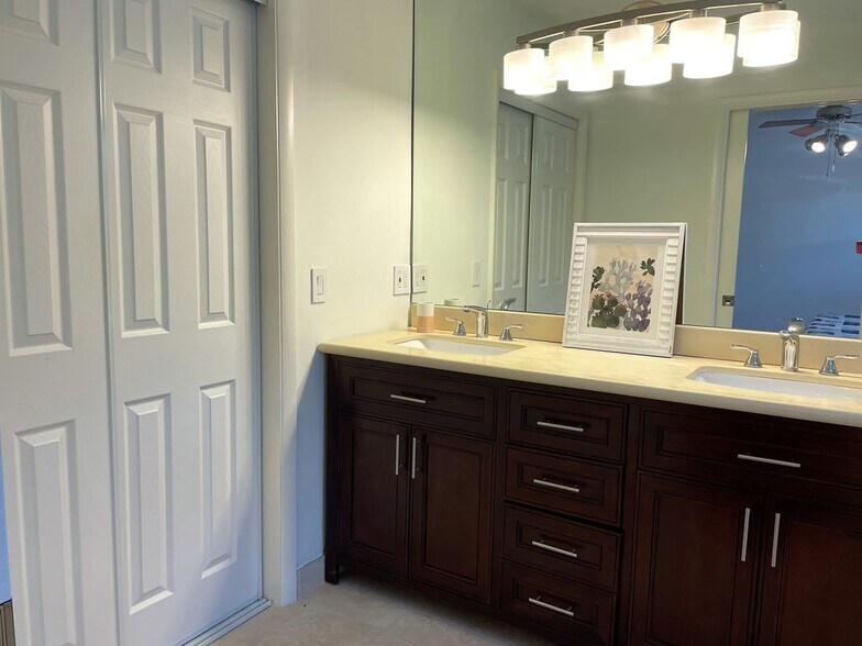 Building Photo - 1428 Nautilus Isle
