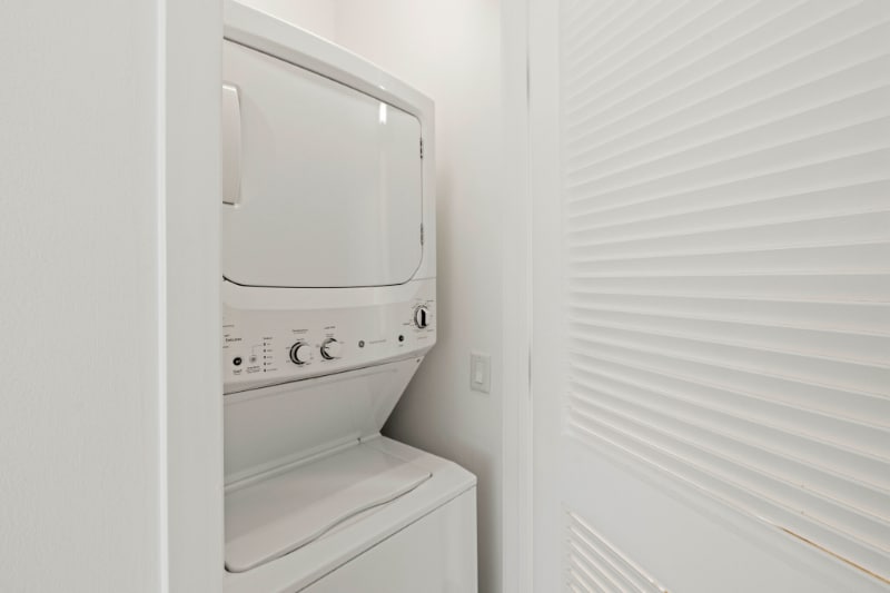 Building Photo - 325 W Wolf Point Plaza